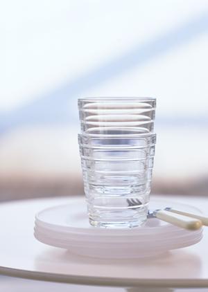 オリジナル陶器と肖像画を扱うショップ